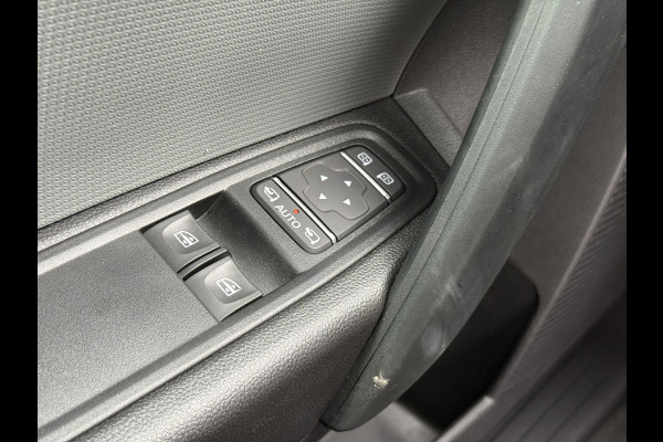 Renault Kangoo Grand Comfort TCe 130PK **Benzine** L1 LED Airco Cruise Control Camera Digitale Achteruitkijk Spiegel Inbouw