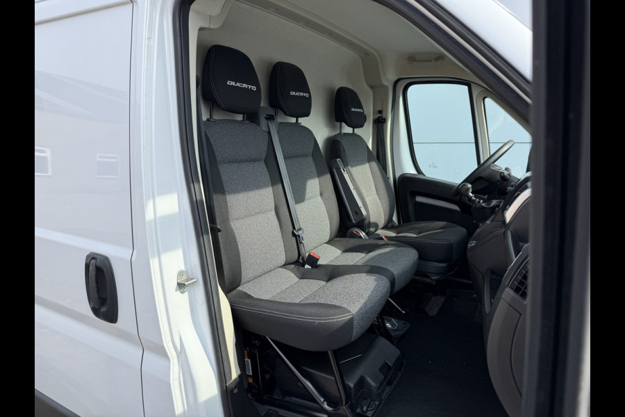 Fiat Ducato 2.3 120PK L2H2 Climate Control Cruise Control Lichmetalen Velgen Trekhaak APK 12-11-2026