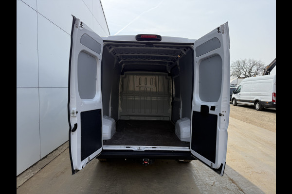 Fiat Ducato 2.3 120PK L2H2 Climate Control Cruise Control Lichmetalen Velgen Trekhaak APK 12-11-2026