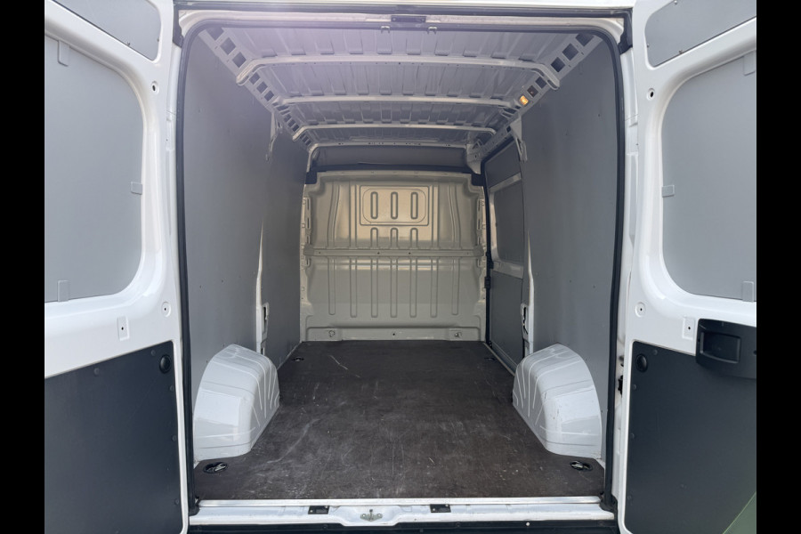 Fiat Ducato 2.3 120PK L2H2 Climate Control Cruise Control Lichmetalen Velgen Trekhaak APK 12-11-2026