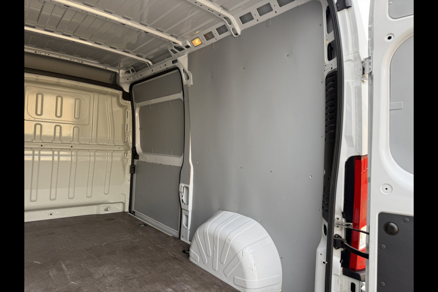 Fiat Ducato 2.3 120PK L2H2 Climate Control Cruise Control Lichmetalen Velgen Trekhaak APK 12-11-2026