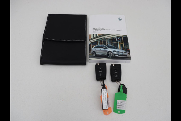 Volkswagen Golf Variant 1.5 TSI Comfortline Business | Adaptive Cruise | Massage | Camera | Carplay | Stoelverwarming | Virtual Cockpit