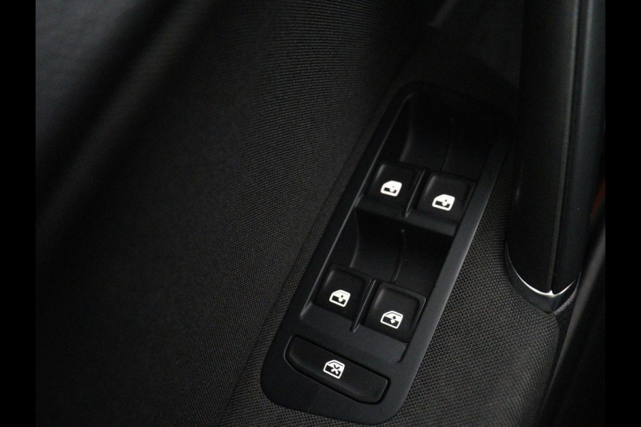 Volkswagen Golf Variant 1.5 TSI Comfortline Business | Adaptive Cruise | Massage | Camera | Carplay | Stoelverwarming | Virtual Cockpit