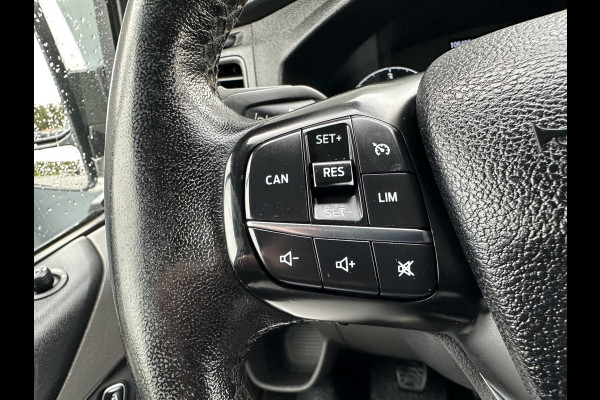 Ford Transit Custom 2.0 TDCI / L2H1 / DUBBEL CABINE / 1e EIG. / TREKHAAK / IMPERIAAL / CAMERA / CRUISE / 6 PERSOONS