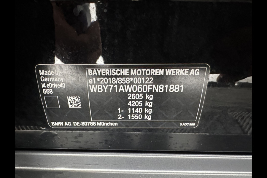 BMW i4 eDrive40 High Executive 84 kWh [ 3-Fase-11kW ] {SOH-95%} (INCL.BTW) Aut. *HEATPUMP | LEATHER | FULL-LED | DIGI-COCKPIT | HEATED-SPORTSEATS | CAMERA | KEYLESS | HIFI-SOUND | PRIVACYGLASS | ECC | AMBIENTLIGHT | PDC | HEAD-UP | CRUISE | 17''ALU*