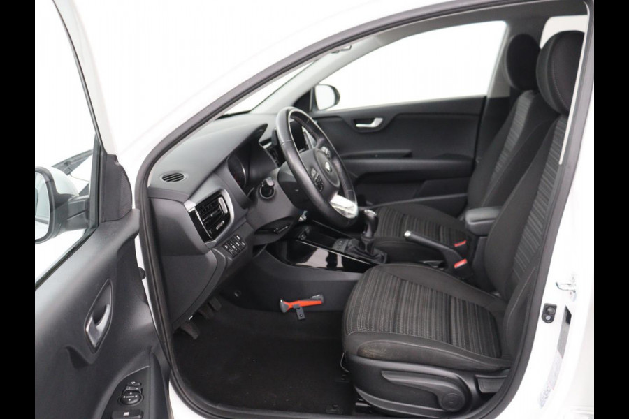 Kia Stonic 1.0 T-GDi MHEV DynamicPlusLine | Adaptive cruise | Carplay | Camera | Keyless | Climate control | DAB | Navigatie | Bluetooth