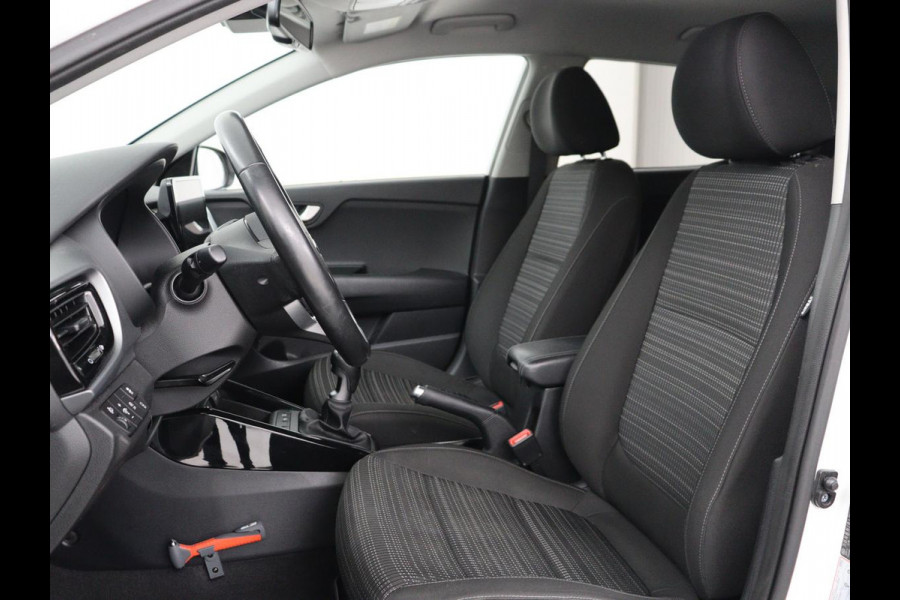 Kia Stonic 1.0 T-GDi MHEV DynamicPlusLine | Adaptive cruise | Carplay | Camera | Keyless | Climate control | DAB | Navigatie | Bluetooth