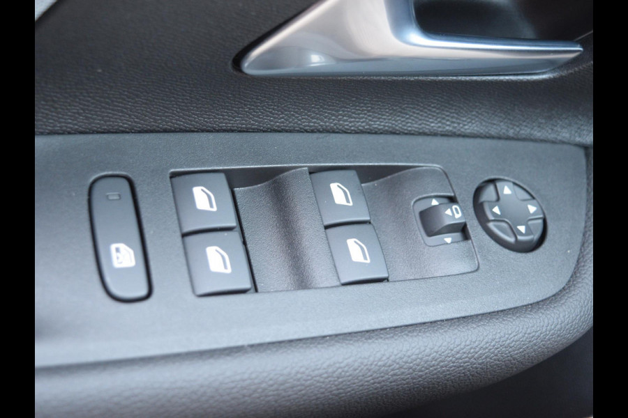 Opel Mokka 1.2 Turbo Hybrid Business Edition 136 PK | NAVI | PARKEERSENSOREN MET CAMERA | CLIMATE CONTROL | VERWARMDE STOELEN | DEMO