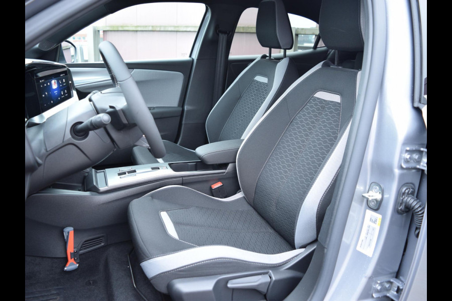 Opel Mokka 1.2 Turbo Hybrid Business Edition 136 PK | NAVI | PARKEERSENSOREN MET CAMERA | CLIMATE CONTROL | VERWARMDE STOELEN | DEMO