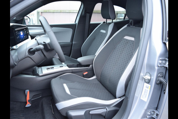 Opel Mokka 1.2 Turbo Hybrid Business Edition 136 PK | NAVI | PARKEERSENSOREN MET CAMERA | CLIMATE CONTROL | VERWARMDE STOELEN | DEMO