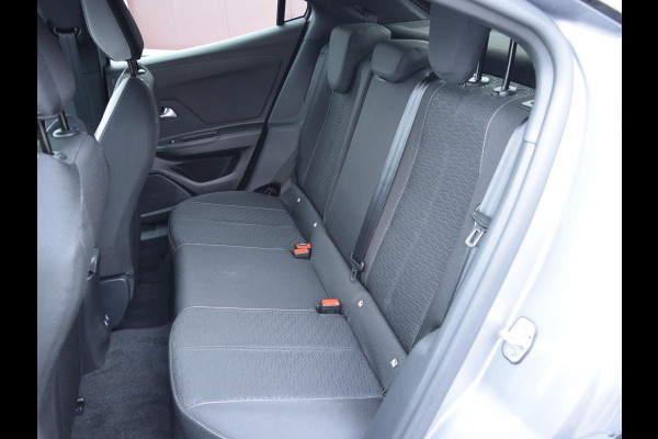 Opel Mokka 1.2 Turbo Hybrid Business Edition 136 PK | NAVI | PARKEERSENSOREN MET CAMERA | CLIMATE CONTROL | VERWARMDE STOELEN | DEMO