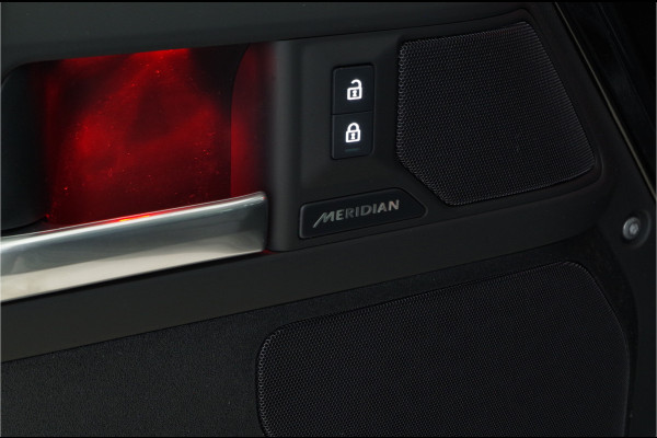 Land Rover Defender 110 2.0 P300e X-Dynamic HSE > 300pk/Black pakket/Head-up/22inch/Trekhaak/Smart View...