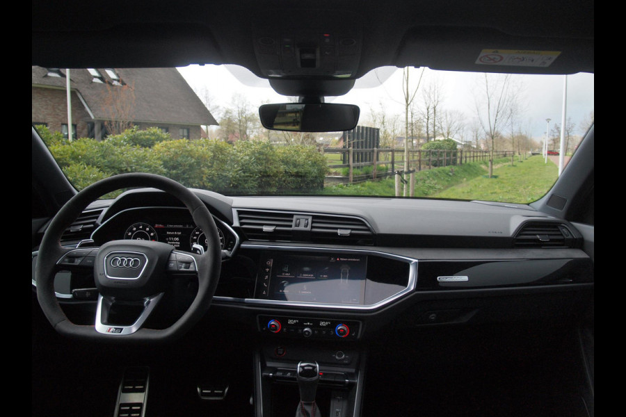 Audi Q3 Sportback TFSI RS | Panoramadak | Bang & Olufsen | Maxton Design | Sport Uitlaatsysteem |