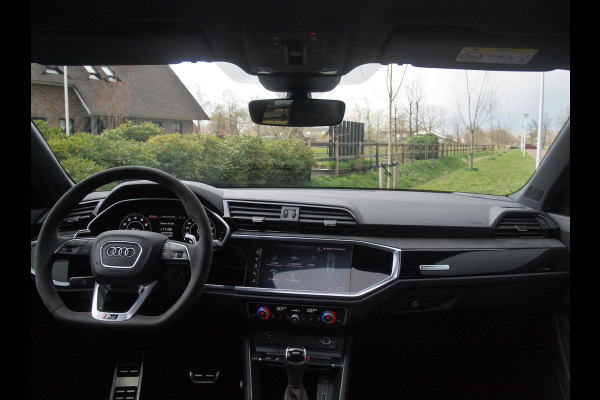 Audi Q3 Sportback TFSI RS | Panoramadak | Bang & Olufsen | Maxton Design | Sport Uitlaatsysteem |