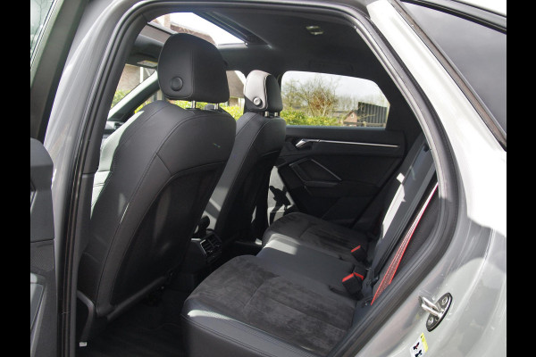 Audi Q3 Sportback TFSI RS | Panoramadak | Bang & Olufsen | Maxton Design | Sport Uitlaatsysteem |