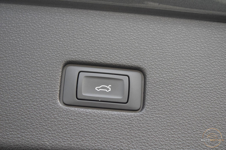 Audi Q8 60 TFSI e quattro Competition SQ8  PANO  CAM  ACC  LANE ASS  TREKHAAK LUCHTVERING