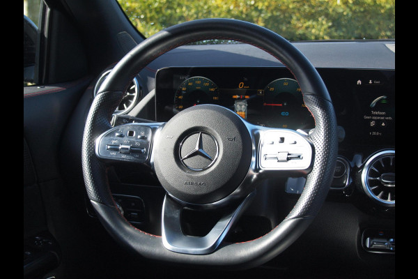 Mercedes-Benz EQA 250 Business Solution AMG 67 kWh | SOH 99% | Sfeerverlichting | 14.000 KM | NL-Auto | Nieuwstaat |