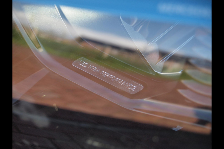 Mercedes-Benz EQA 250 Business Solution AMG 67 kWh | SOH 99% | Sfeerverlichting | 14.000 KM | NL-Auto | Nieuwstaat |