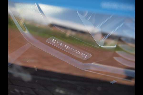 Mercedes-Benz EQA 250 Business Solution AMG 67 kWh | SOH 99% | Sfeerverlichting | 14.000 KM | NL-Auto | Nieuwstaat |