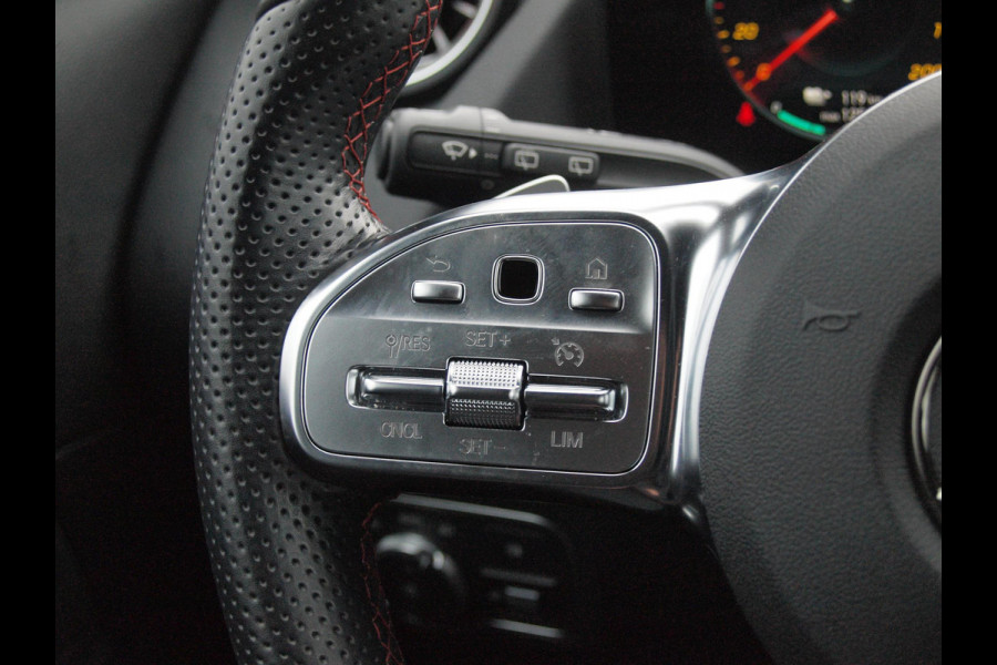 Mercedes-Benz EQA 250 Business Solution AMG 67 kWh | SOH 99% | Sfeerverlichting | 14.000 KM | NL-Auto | Nieuwstaat |