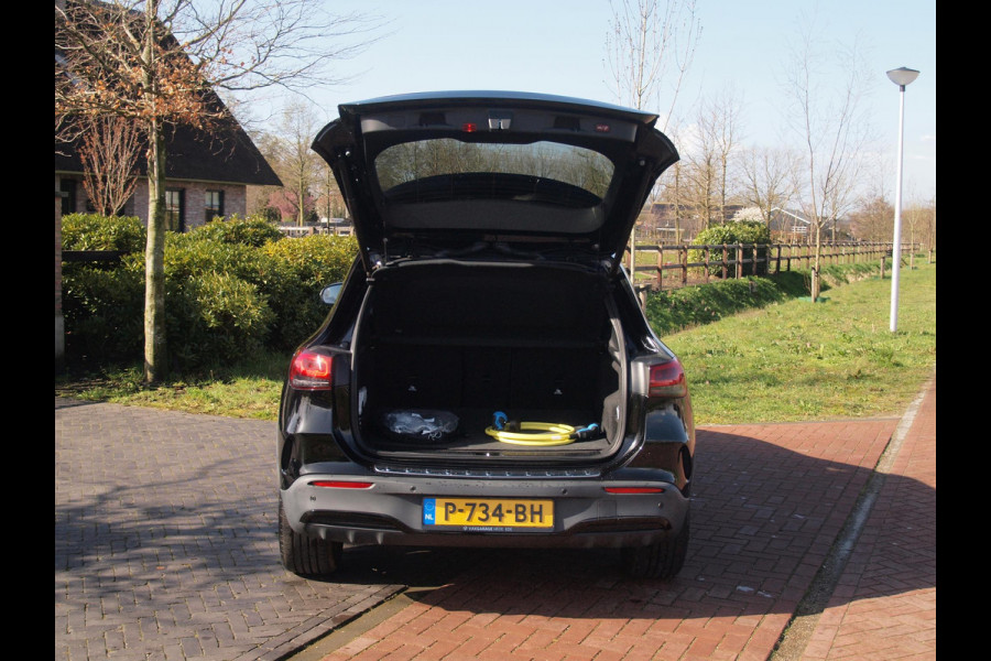Mercedes-Benz EQA 250 Business Solution AMG 67 kWh | SOH 99% | Sfeerverlichting | 14.000 KM | NL-Auto | Nieuwstaat |