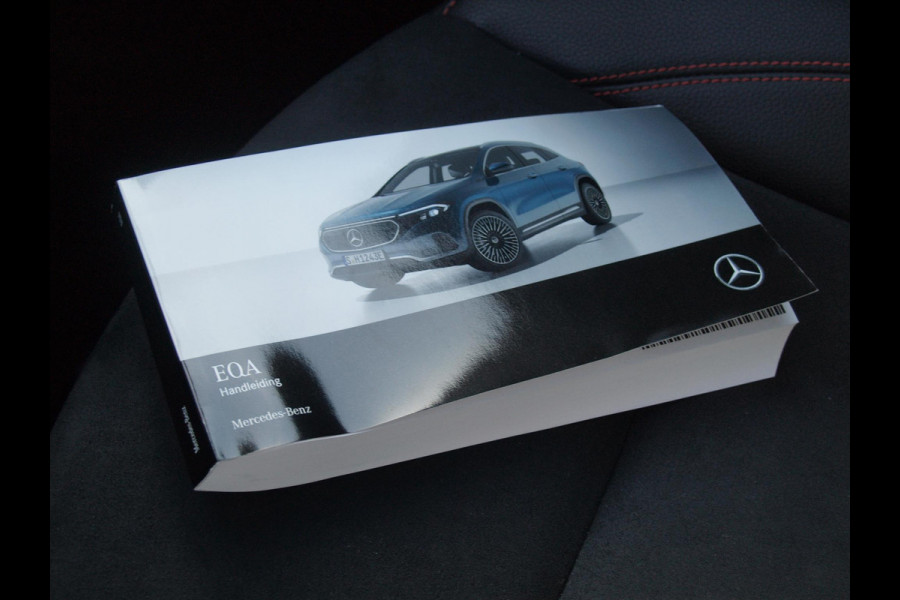 Mercedes-Benz EQA 250 Business Solution AMG 67 kWh | SOH 99% | Sfeerverlichting | 14.000 KM | NL-Auto | Nieuwstaat |