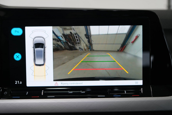 Volkswagen Golf Variant 1.0 eTSI Life Automaat - N.A.P. Airco, Cruise, Camera, Navi, PDC, Virtual display.