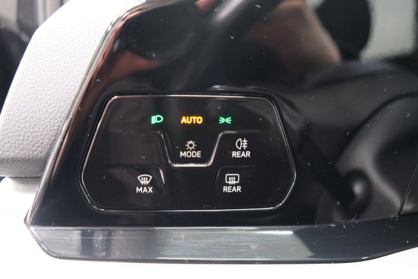 Volkswagen Golf Variant 1.0 eTSI Life Automaat - N.A.P. Airco, Cruise, Camera, Navi, PDC, Virtual display.