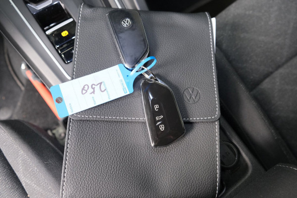 Volkswagen Golf Variant 1.0 eTSI Life Automaat - N.A.P. Airco, Cruise, Camera, Navi, PDC, Virtual display.