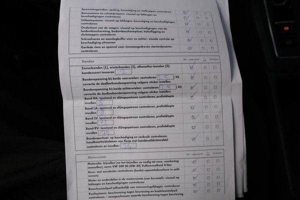 Volkswagen Golf Variant 1.0 eTSI Life Automaat - N.A.P. Airco, Cruise, Camera, Navi, PDC, Virtual display.