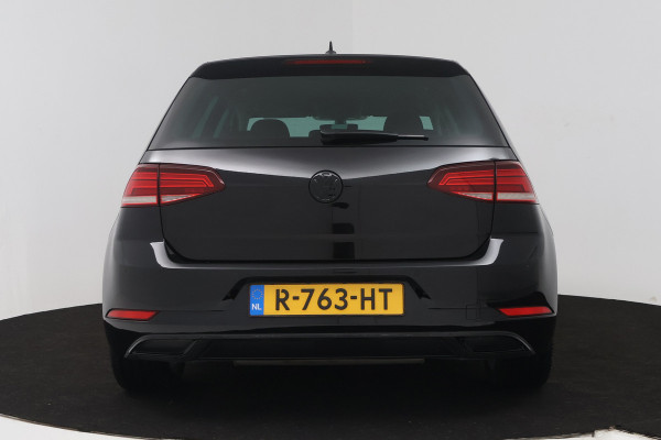 Volkswagen Golf 1.5 TSI Highline Business R-Line (NAVIGATIE, STOELVERWARMING, LED, MASSAGE STOELEN, PDC)