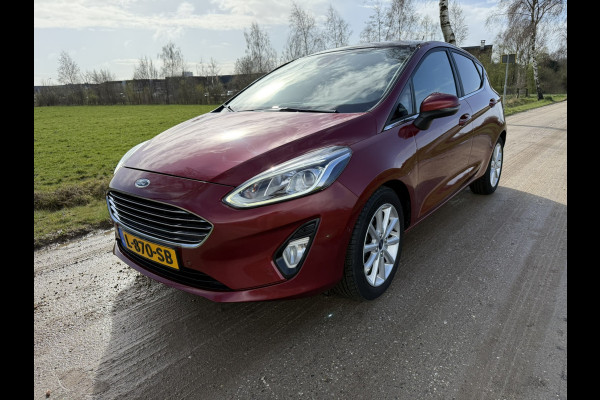 Ford Fiesta 1.0 EcoBoost Vignale | PANORAMADAK | AUTOMAAT | TREKHAAK | CAMERA | PDC | LMV |