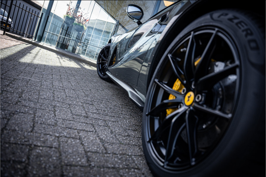 Ferrari 812 GTS 6.5 V12 HELE ** Lift ** JBL ** PPF ** NOVITEC ** Daytona Seats ** BTW ** Pass. Display ** Carbon Ext. + Int.