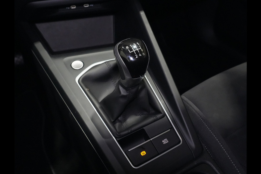 Volkswagen Golf 1.0 TSI 110pk Life Business Navigatie Stoelverwarming Pdc Acc 253