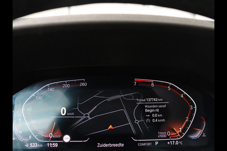 BMW 3-serie 320i High Executive Edition | Panoramadak | Leder | Stoel & Stuurverwarming | Adaptive Cruise | Sfeerverlichting