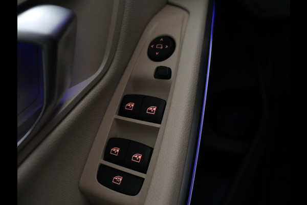 BMW 3-serie 320i High Executive Edition | Panoramadak | Leder | Stoel & Stuurverwarming | Adaptive Cruise | Sfeerverlichting