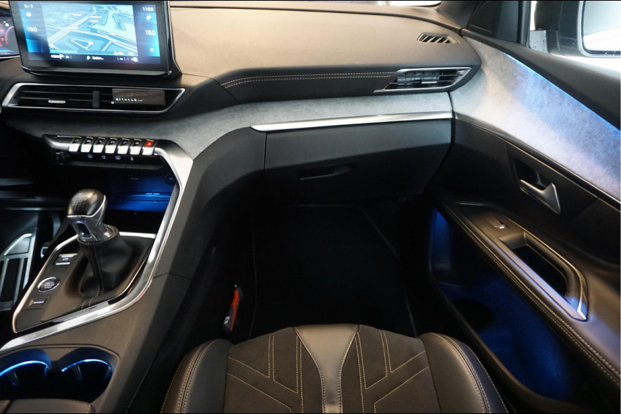 Peugeot 5008 1.2 PureTech GT SPORT | LEER/ Alcantara | Sfeerverlichting | APPLE | NL auto | Dealer onderhouden |