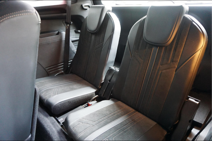 Peugeot 5008 1.2 PureTech GT SPORT | LEER/ Alcantara | Sfeerverlichting | APPLE | NL auto | Dealer onderhouden |