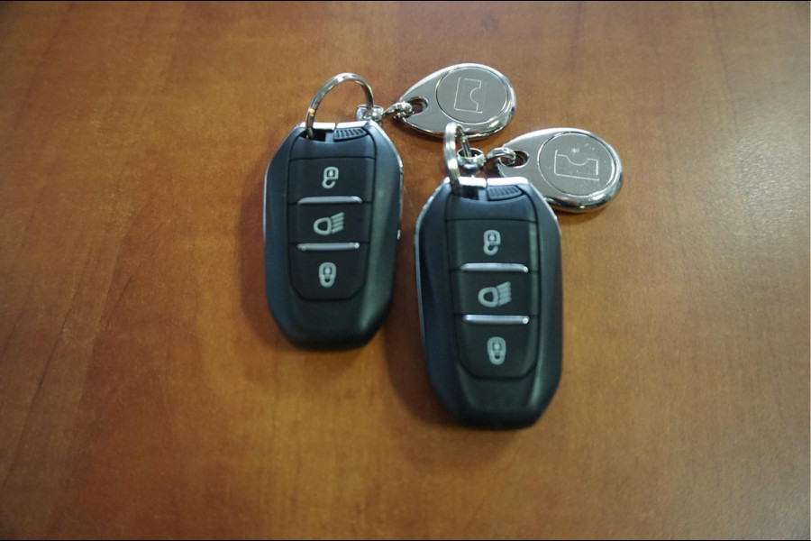 Peugeot 5008 1.2 PureTech GT SPORT | LEER/ Alcantara | Sfeerverlichting | APPLE | NL auto | Dealer onderhouden |