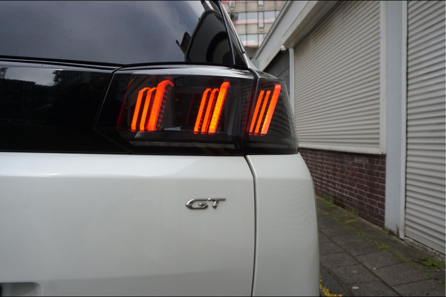Peugeot 5008 1.2 PureTech GT SPORT | LEER/ Alcantara | Sfeerverlichting | APPLE | NL auto | Dealer onderhouden |