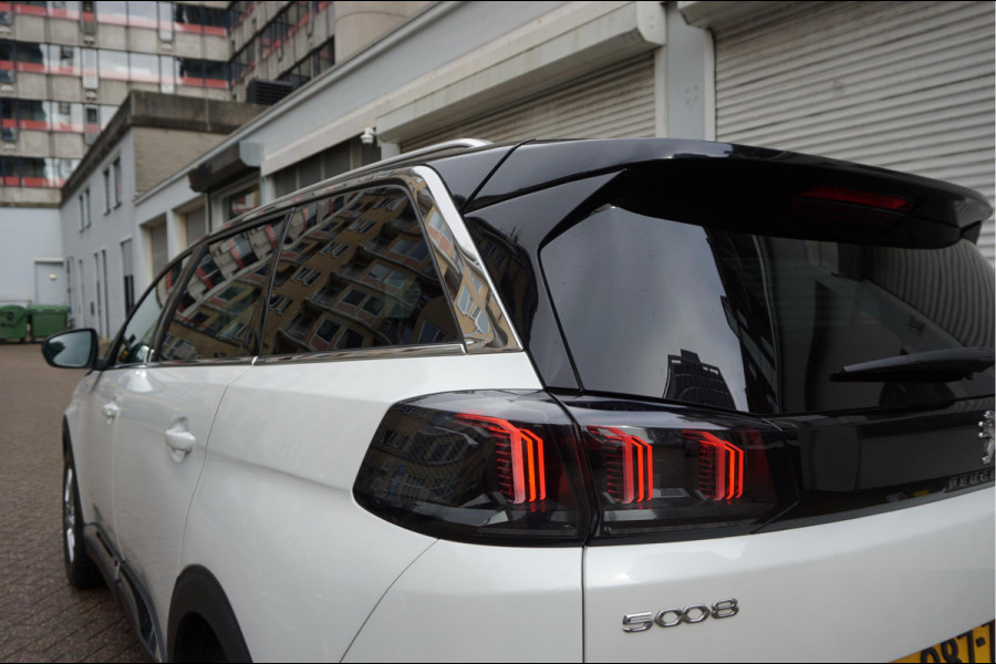 Peugeot 5008 1.2 PureTech GT SPORT | LEER/ Alcantara | Sfeerverlichting | APPLE | NL auto | Dealer onderhouden |