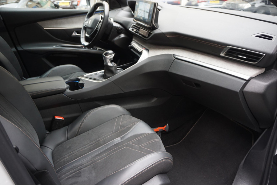 Peugeot 5008 1.2 PureTech GT SPORT | LEER/ Alcantara | Sfeerverlichting | APPLE | NL auto | Dealer onderhouden |