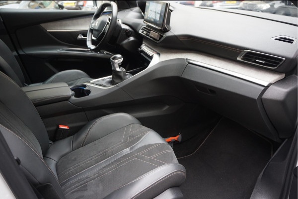 Peugeot 5008 1.2 PureTech GT SPORT | LEER/ Alcantara | Sfeerverlichting | APPLE | NL auto | Dealer onderhouden |