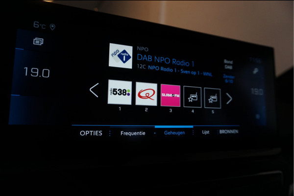 Peugeot 5008 1.2 PureTech GT SPORT | LEER/ Alcantara | Sfeerverlichting | APPLE | NL auto | Dealer onderhouden |