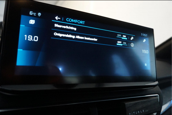 Peugeot 5008 1.2 PureTech GT SPORT | LEER/ Alcantara | Sfeerverlichting | APPLE | NL auto | Dealer onderhouden |