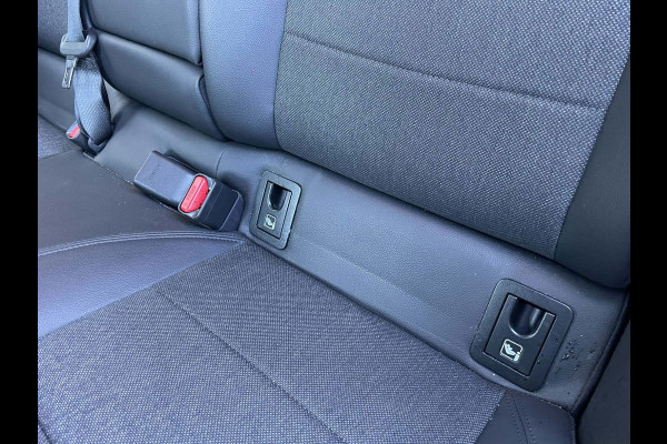 Toyota Corolla Touring Sports 1.8 Hybrid TeamNL / trekhaak / camera