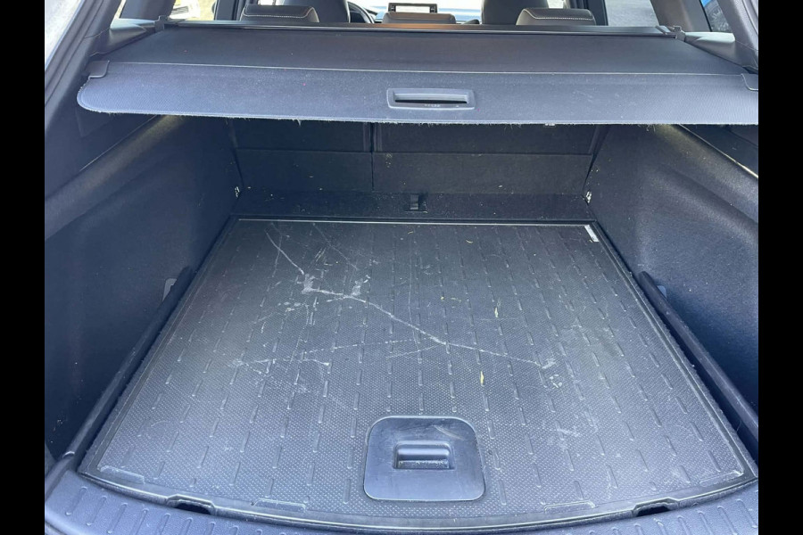 Toyota Corolla Touring Sports 1.8 Hybrid TeamNL / trekhaak / camera