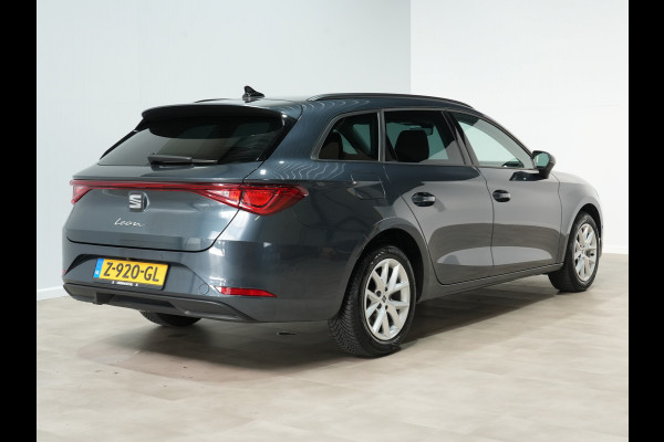 Seat Leon Sportstourer 1.5 eTSI 150pk DSG Style Business Intense Trekhaak Navigatie Camera Parkass. Android/Carplay