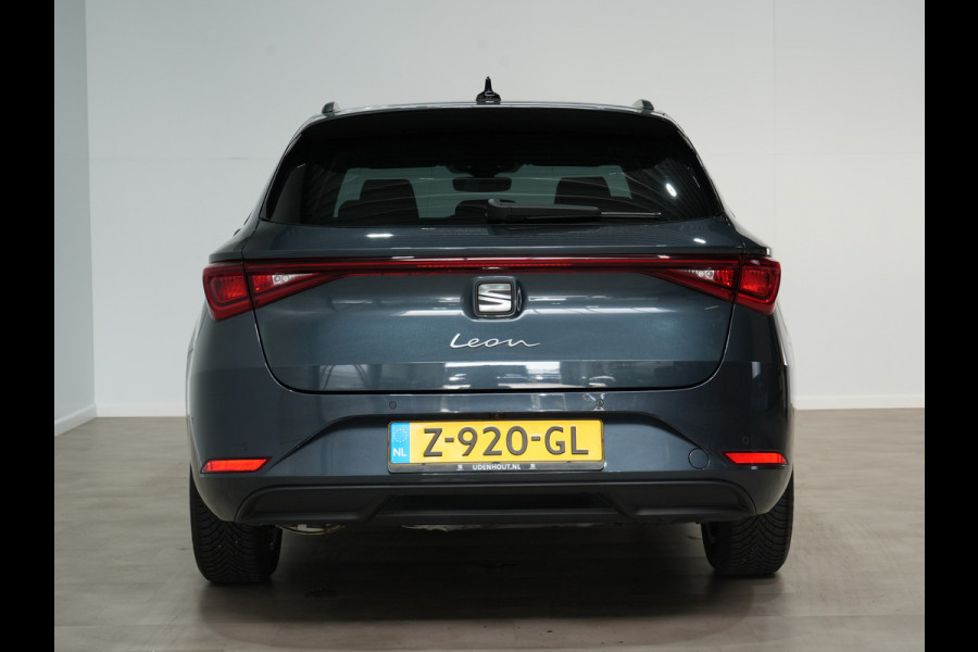 Seat Leon Sportstourer 1.5 eTSI 150pk DSG Style Business Intense Trekhaak Navigatie Camera Parkass. Android/Carplay