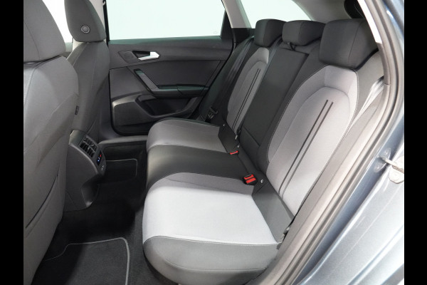 Seat Leon Sportstourer 1.5 eTSI 150pk DSG Style Business Intense Trekhaak Navigatie Camera Parkass. Android/Carplay